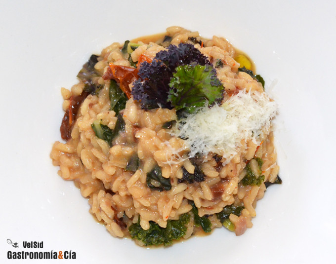 Risotto de kale y tomates secos