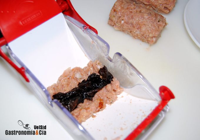 Rollitos de pollo relleno de ciruelas