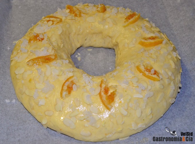 Roscón de Reyes relleno de trufa y praliné