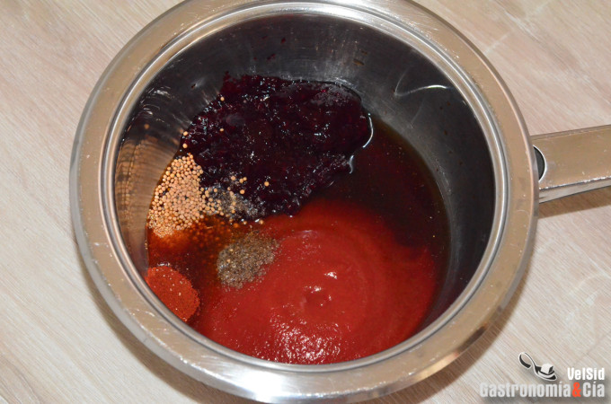 Salsa barbacoa de moras fácil