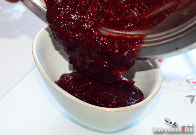 Salsa barbacoa de moras fácil