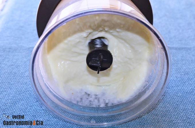 Salsa toum, salsa de ajo libanesa