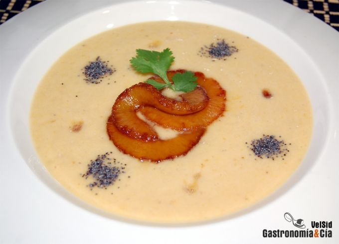 Sopa fría de piña y plátano