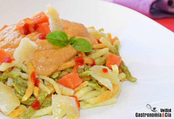 Spätzle con salsa cremosa de papaya