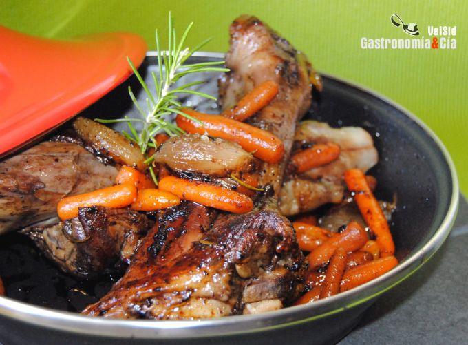 Tajine de cordero y zanahoria al romero