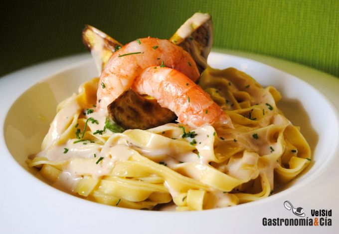 Tallarines con salsa de langostinos