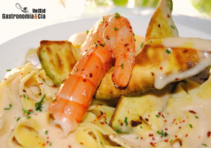 Tallarines con salsa de langostinos