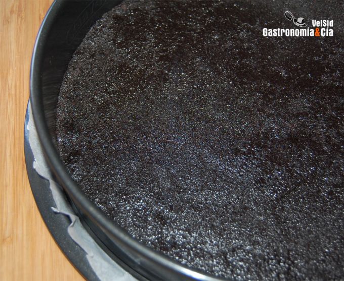 Tarta de chocolate, caramelo y nata