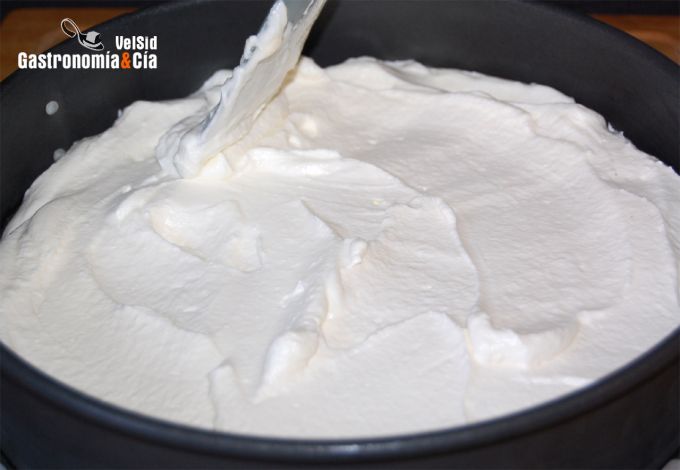 Tarta de chocolate, caramelo y nata