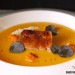 Crema de calabaza con foie mi cuit y trufa negra