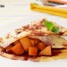 Crepes con melocotón y gelée de vino