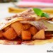 Crepes con melocotón y gelée de vino