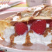 Crepes de avena con queso cottage, frambuesas y avellan