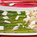 Espárragos verdes con salsa cremosa de mascarpone, shii