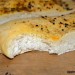 Focaccia con neguilla, orégano e hinojo