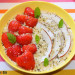 Gachas de avena con fresas, coco y semillas de cáñamo