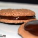 Galletas de coco y chocolate rellenas de ganache