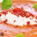 Gazpacho con quenelle de queso crema fresco y crujiente