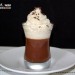 Gelatina de chocolate con espuma de avellana
