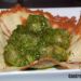 Gnocchis al pesto en cesta de parmesano