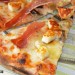 Pizza de jamón, berenjena y halloumi