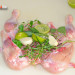 Pollo asado con lima y hierbas aromáticas