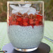 Pudin de chía con queso, fresas y coco