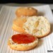 Scones de queso y piñones