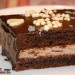 Pastel de chocolate relleno de mascarpone, yogur griego