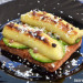 Tostada con aguacate y plátano caramelizado con ghee