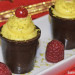 Vasitos de chocolate con lemon curd y frutos rojos