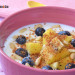 Yogur griego con kiwi, arándanos y piñones