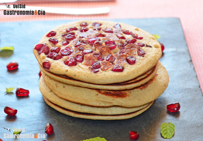 Tortitas de avena con granada (sin azúcar)