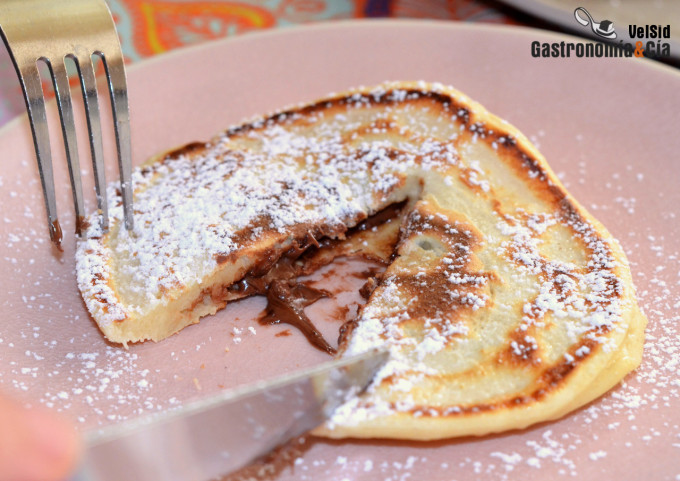 Pancakes o tortitas rellenas de Nutella, la receta más 
