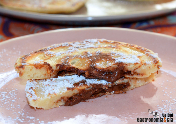 Pancakes o tortitas rellenas de Nutella, la receta más 