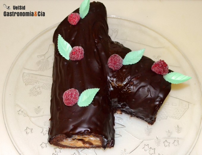 Tronco de Navidad de turrón de Jijona y chocolate