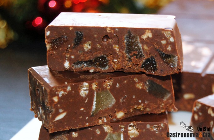 Turrón de chocolate, almendra y jengibre