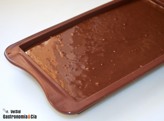 Turrón de chocolate y cacahuete crujiente