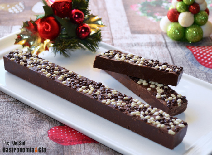 Turrón de chocolate rico en proteínas y sin azúcar