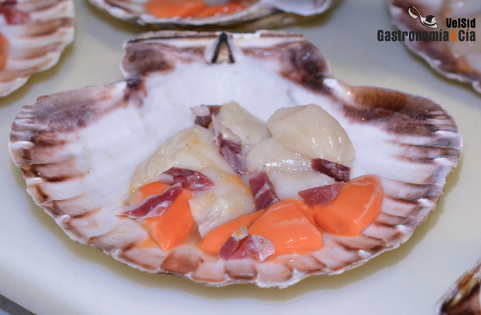 Vieiras rellenas con bechamel de boletus, una receta fá