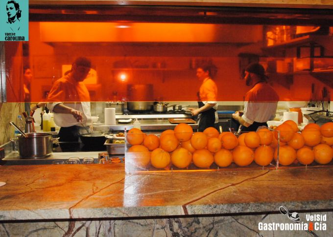 Vuelve Carolina Tapas, Bar, Taula