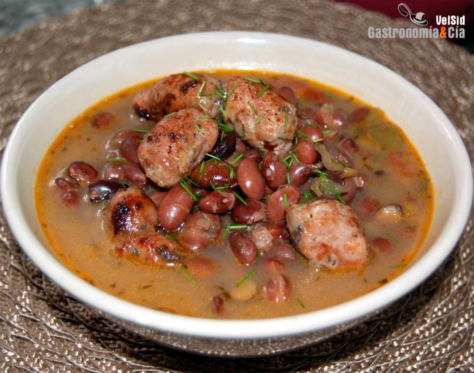 Alubias de Tolosa con butifarra de setas