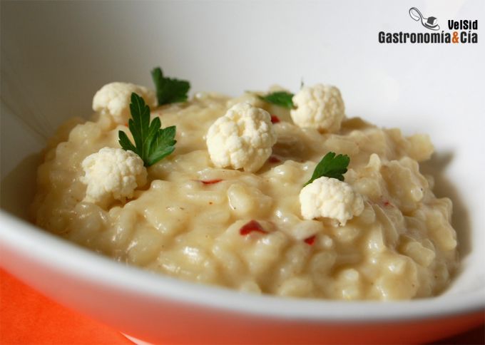 Arroz cremoso de coliflor y queso de oveja