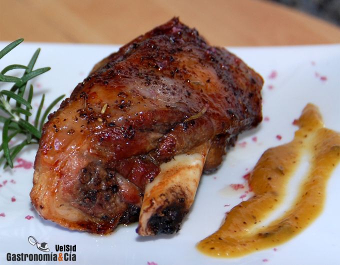 Cordero con salsa de membrillo y cebolla confitada