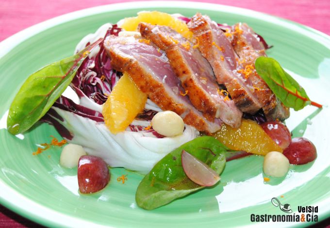 Ensalada de achicoria, pato y naranja