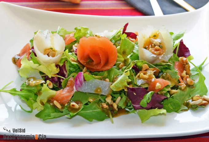 Ensalada de ahumados con vinagreta de frutos secos