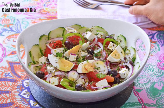Ensalada griega (Horiatiki Salata)