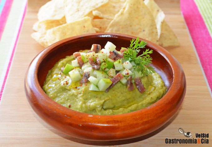 Guacamole con manzana verde y anchoas