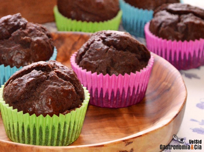Pequeños muffins de cacao con stevia