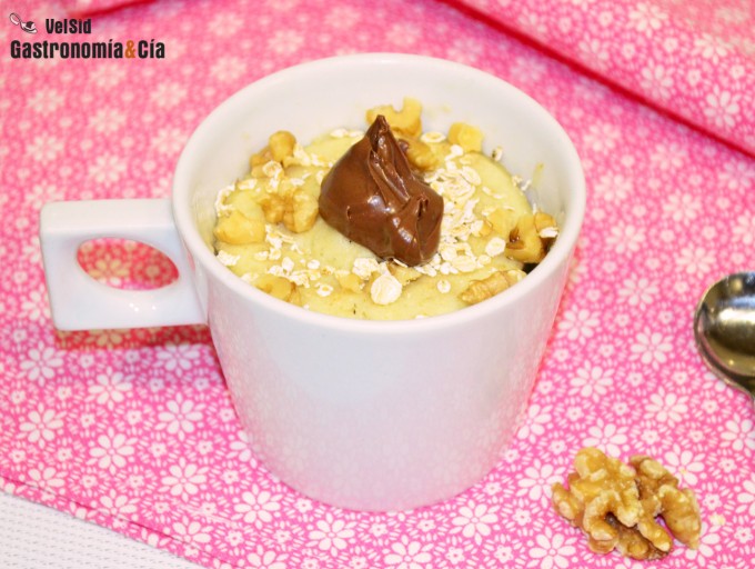 Bizcocho de avena y Nutella en taza